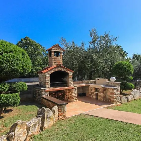 Large Ska With Amazing Private Pool Near The And Town By Wiibuk Villa Pula