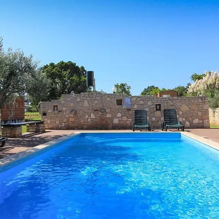 Large Ska With Amazing Private Pool Near The And Town By Wiibuk Villa Pula
