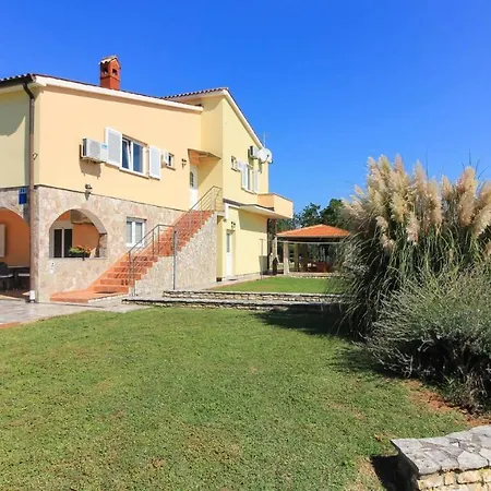 Large Ska With Amazing Private Pool Near The And Town By Wiibuk Villa Pula